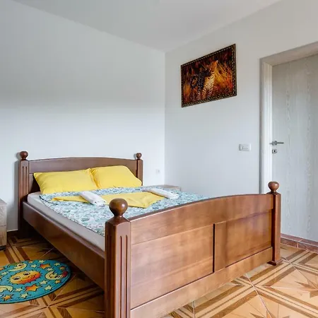 فندق مبيت وإفطار Village Holiday Kralj