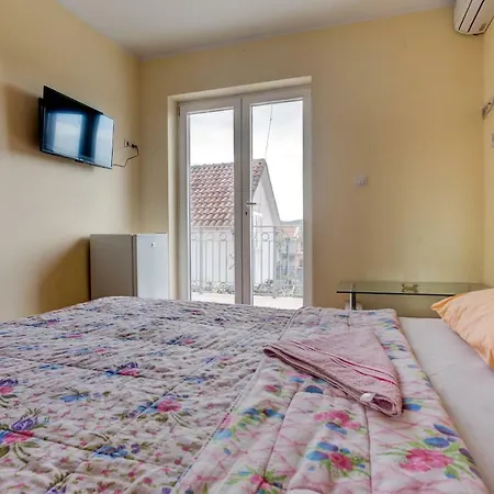 Village Holiday Kralj فندق مبيت وإفطار